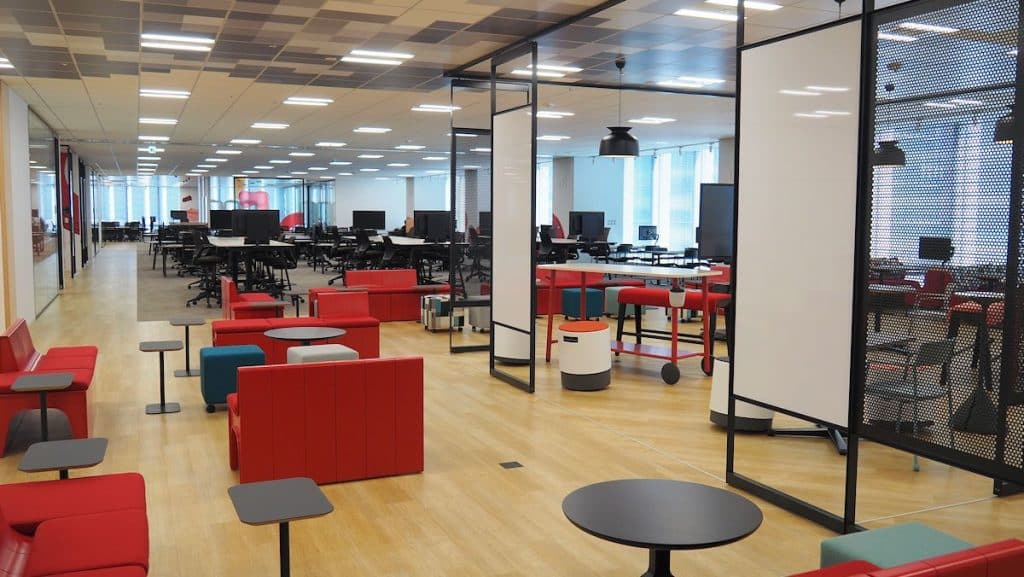 PwCコンサルティングの離職率は高い？