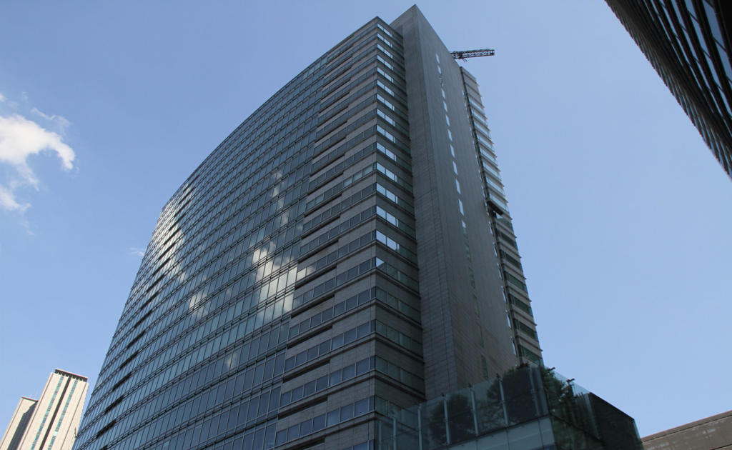 アクセンチュア通信・メディア・ハイテク本部（CMT）の顧客基盤日本のデジタル基盤に関する図解